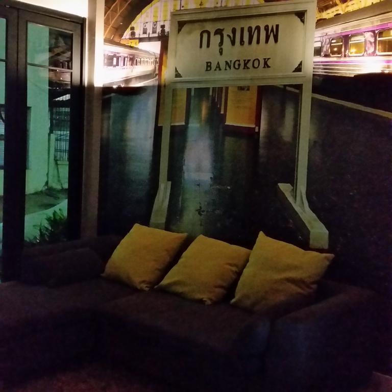 Need Sleep Hostel Bangkok Esterno foto