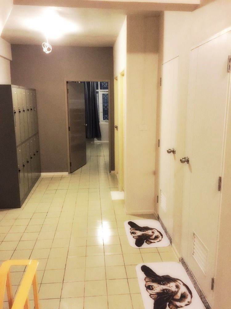 Need Sleep Hostel Bangkok Esterno foto