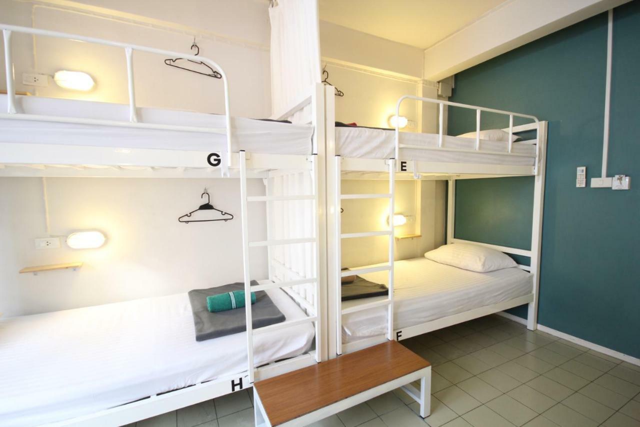Need Sleep Hostel Bangkok Esterno foto