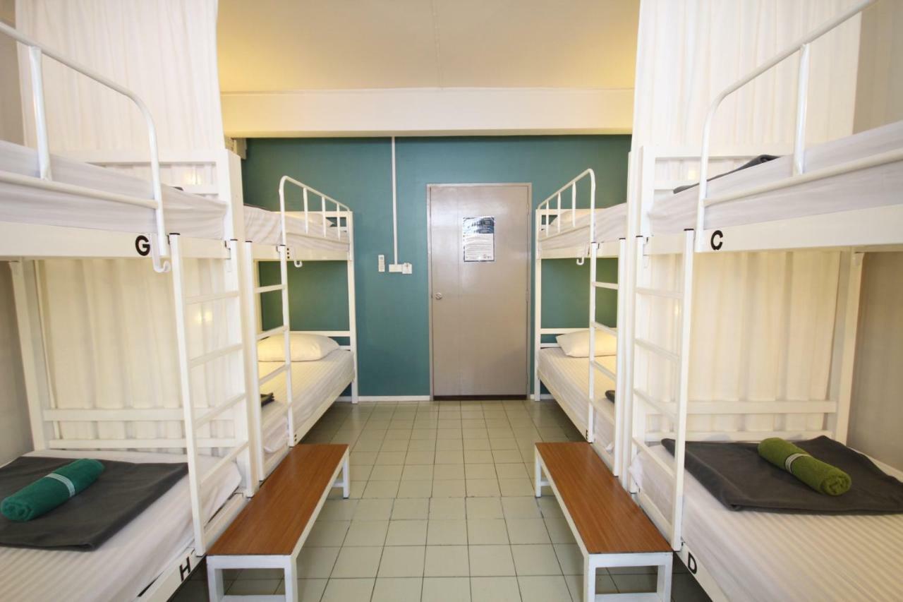 Need Sleep Hostel Bangkok Esterno foto