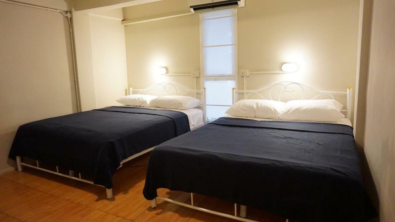 Need Sleep Hostel Bangkok Esterno foto