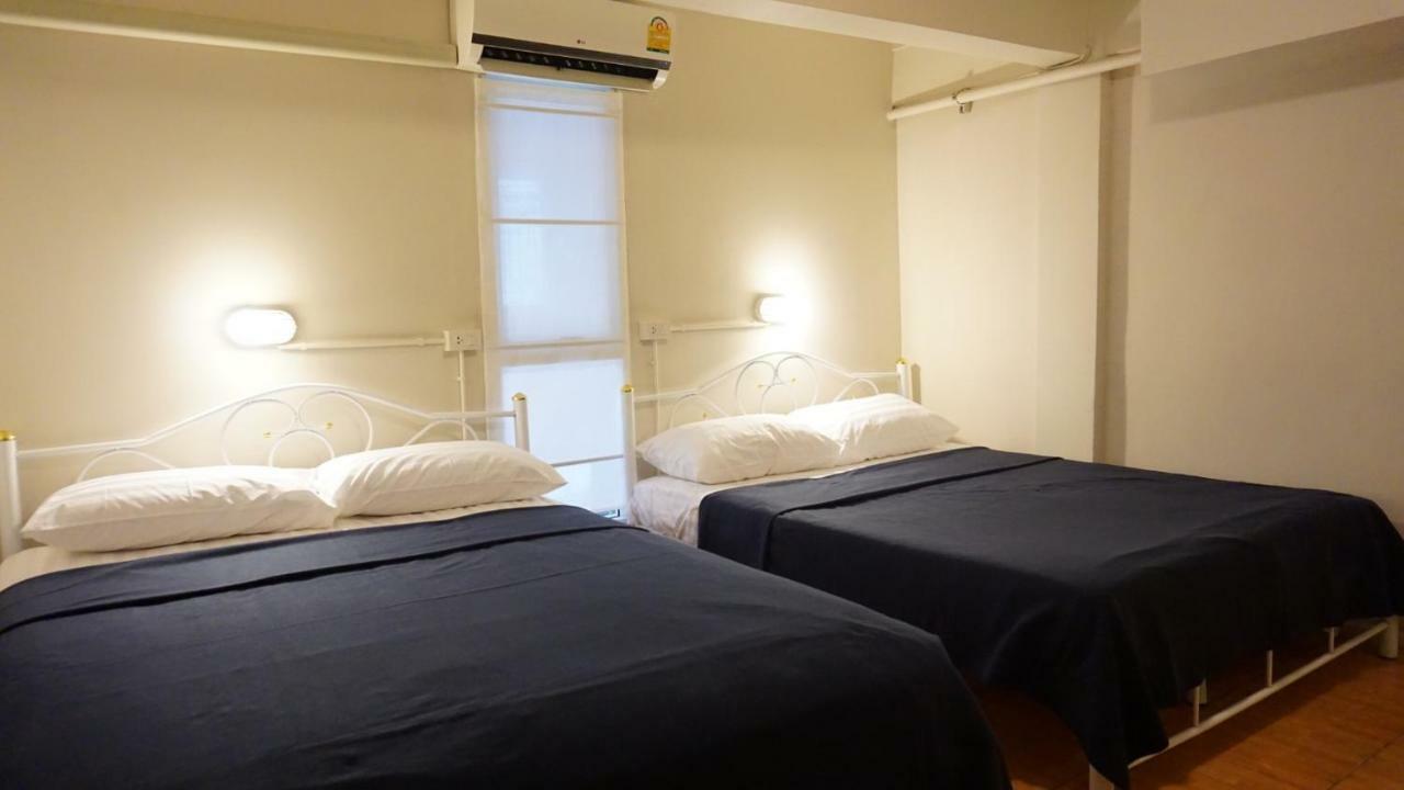 Need Sleep Hostel Bangkok Esterno foto