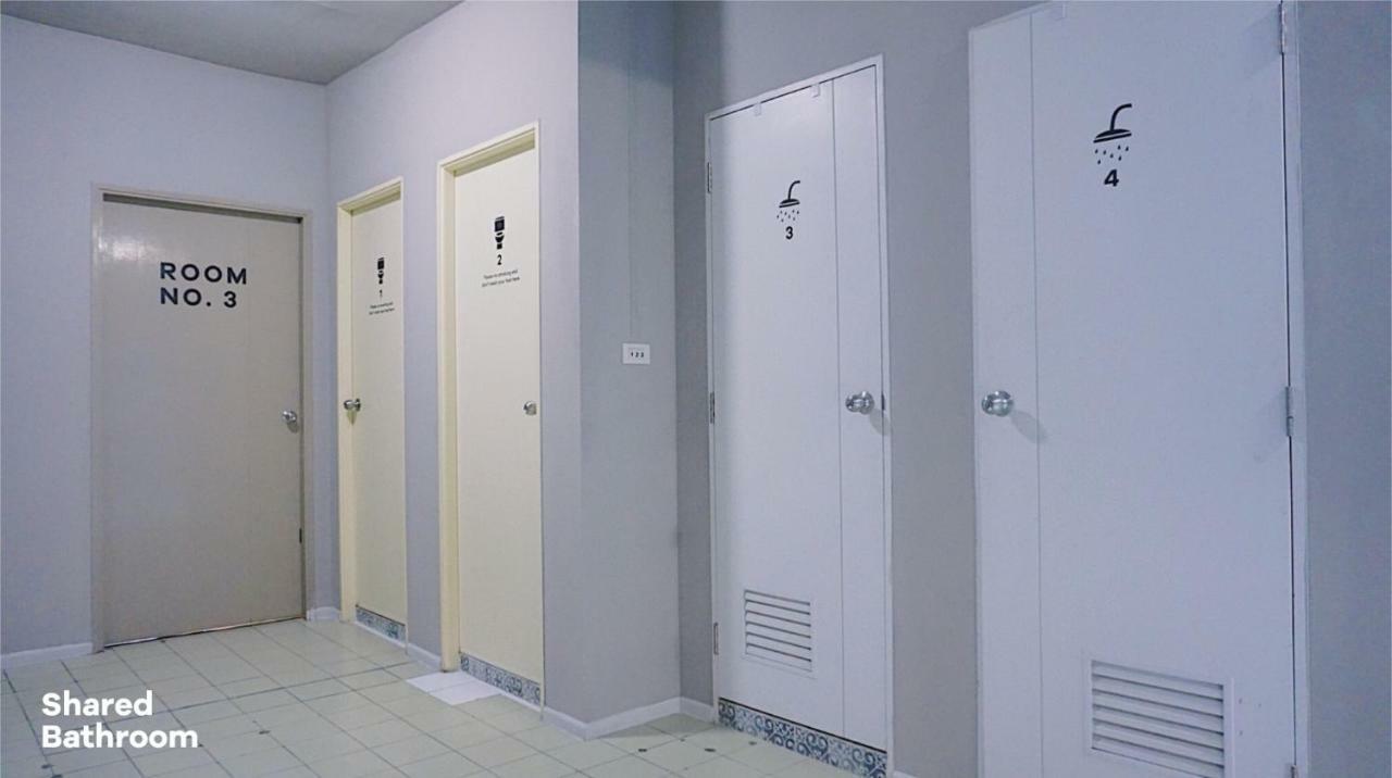 Need Sleep Hostel Bangkok Esterno foto