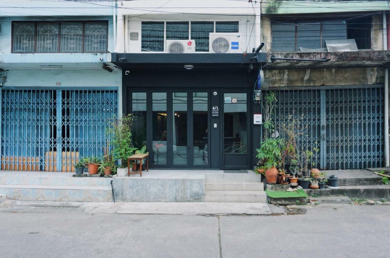 Need Sleep Hostel Bangkok Esterno foto
